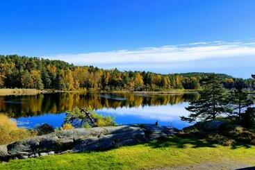 ツーリストアパートメント The Monastery