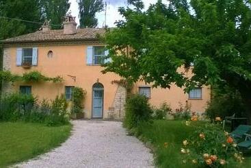 Жильё для туристов Casa Dei Ciliegi Appartamento Primo Piano Con Spazio Verde Esclusivo