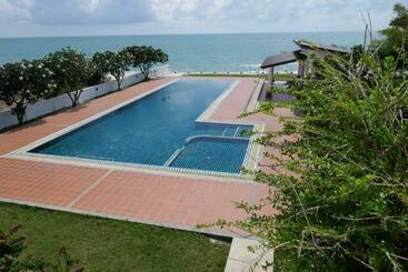 شقق خاصة سياحية Khanom Beachfront Apartment 3 Internet 100 Mbps