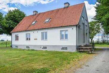 Жильё для туристов 5 Bedroom Gorgeous Home In Tomelilla