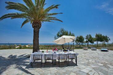 ツーリストアパートメント Villa D Architecte Pieds Dans L Eau 800m Parc Galea