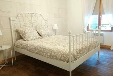 ツーリストアパートメント Charmante Maison Dans Petite Citée De Caractère 13km Du Zoo