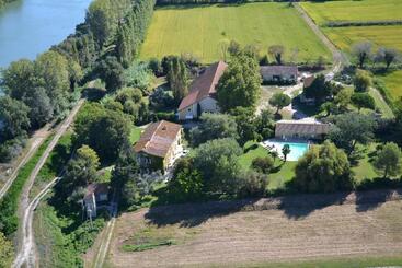 آپارتمانهای توریستها La Bastide Plein Sud De Marignan