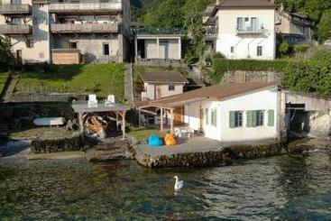 דירות לתיירים La Guérite Du Locum