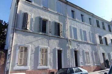 דירות לתיירים Boulevard Bouès Marseille