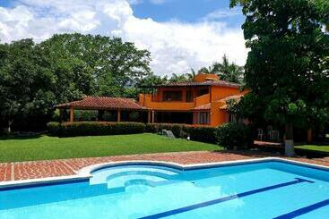 ツーリストアパートメント Finca Hacienda El Castillo Santa Fe De Antioquia