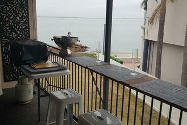 דירות לתיירים Waterfront Location   2 Bed Apartment In Corlette, Port Stephens   Sleeps 4