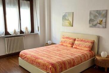 آپارتمانهای توریستها Al Teatro Romano Cir 0343