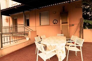 관광객 아파트 Appartamento Fiore