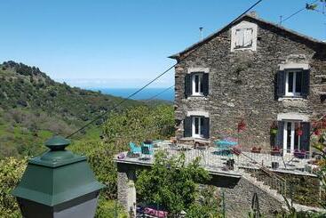 ツーリストアパートメント English Club In Corsica A
