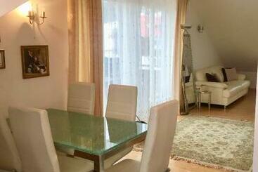 ツーリストアパートメント Ferienwohnung Elena