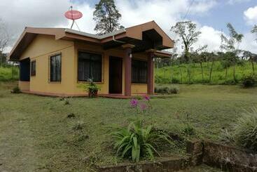 شقق خاصة سياحية Casas De Campo Las Pavitas Cottages Red Frog