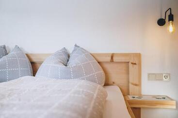 ツーリストアパートメント Appartement Adamhof Spielberg