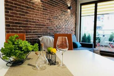 ツーリストアパートメント Bright, Comfortable And Cozy Apartment
