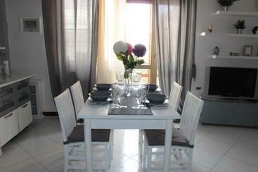 דירות לתיירים Raffy S House Pompei