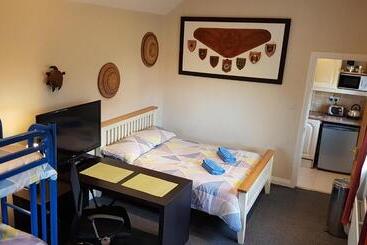 דירות לתיירים Hilltop Seaview Apartment