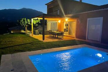 Жильё для туристов Villa Davia Piscine Chauffée à Ajaccio