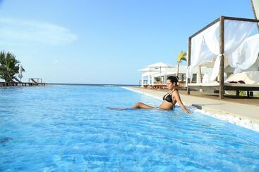 בית מלון כפרי Anilana Pasikuda