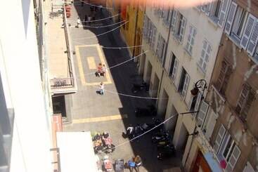 فندق Hôtel De L  Ariana