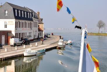 בית מלון כפרי Du Port Et Des Bains