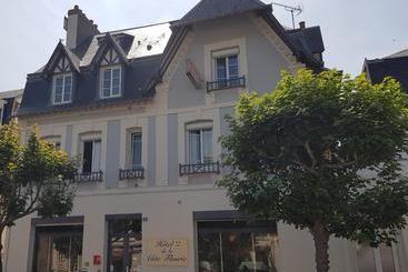 هتل Hôtel De La Côte Fleurie