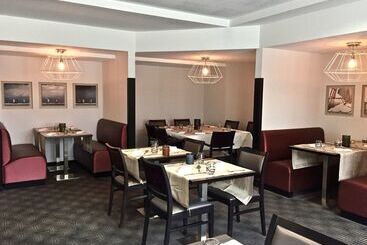 בית מלון כפרי Kyriad Auray