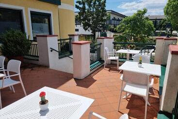 Отель Landgasthof Zur Goldenen Traube