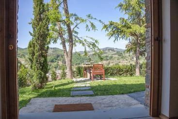 هتل Podere Campriano Winery Adult Only