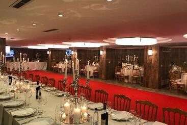 호텔 Prestige  Tirana