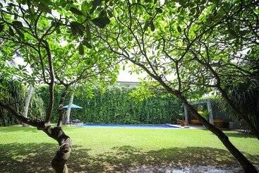 בית מלון כפרי Saffron And Blue