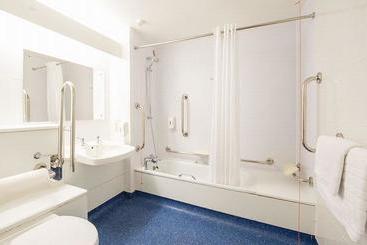هتل Travelodge Darlington