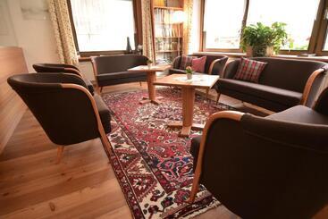 فندق Garni Planaces