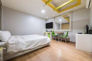 Motel Gwangju Geumho Moment