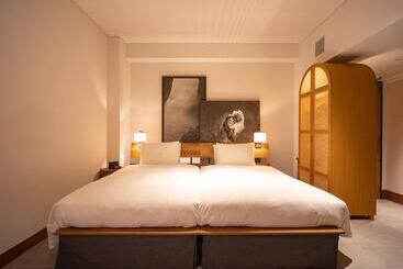 هتل One Suite The Grand