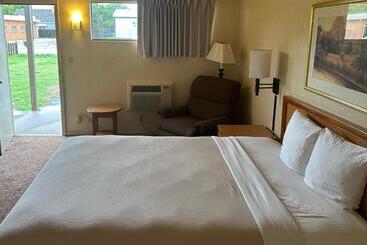 酒店 Big Bend Traveler S Inn