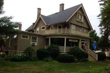 فندق Everest Inn Bed And Breakfast