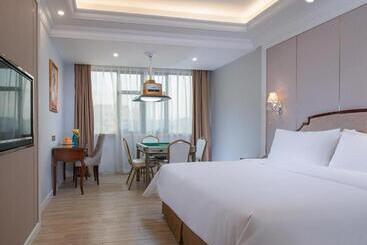 Vienna Hotel Guangzhou Baiyun College Jinyuan Plaza