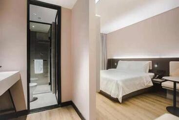 Hanting Hotel Haikou Qilou Old Street