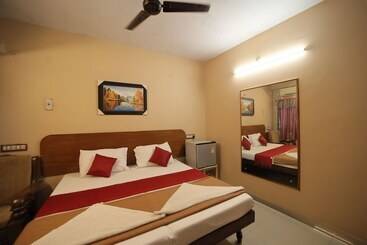 Отель Nataraja Residency