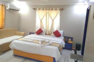 ホテル Prabhat Beach Resort