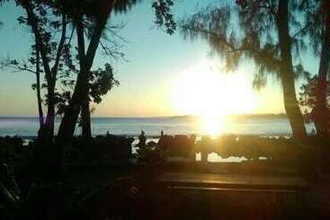 هتل Ripples On The Bay   Adults Only