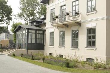 هتل Lawendowy Dworek