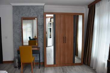 هتل Comfort Apartments By Livingdowntown