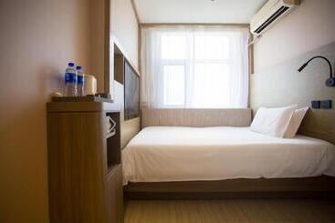 Hanting Hotel Qian An Yanshan Da Road