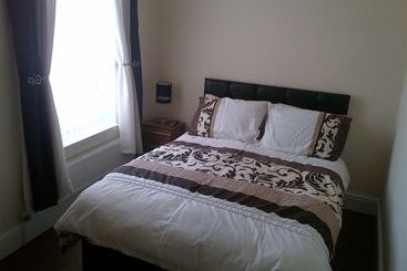 הוסטל Ascot Guest House