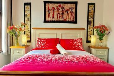 Hobart's Accommodation & Hostel