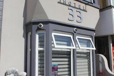 فندق 33