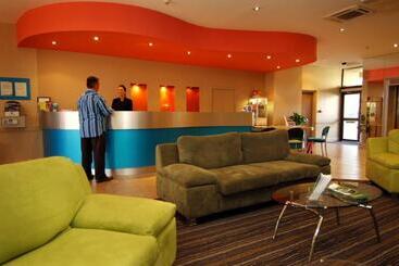 هتل Aquarius On The Beach