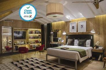 فندق Browns Central