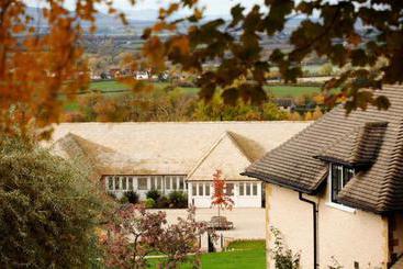 酒店 Farncombe Estate Centre